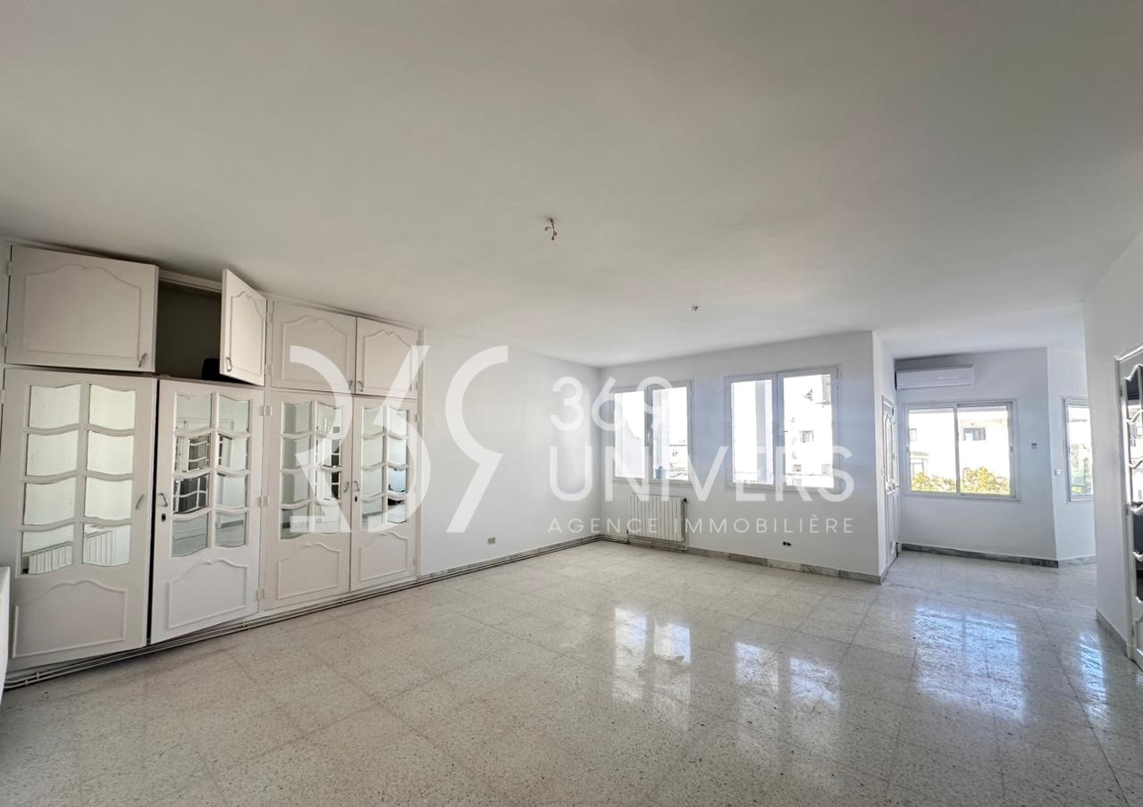 La Marsa Marsa Safsaf Location Appart. 4 pices Appartement avec terrasse  la marsa ref ra115