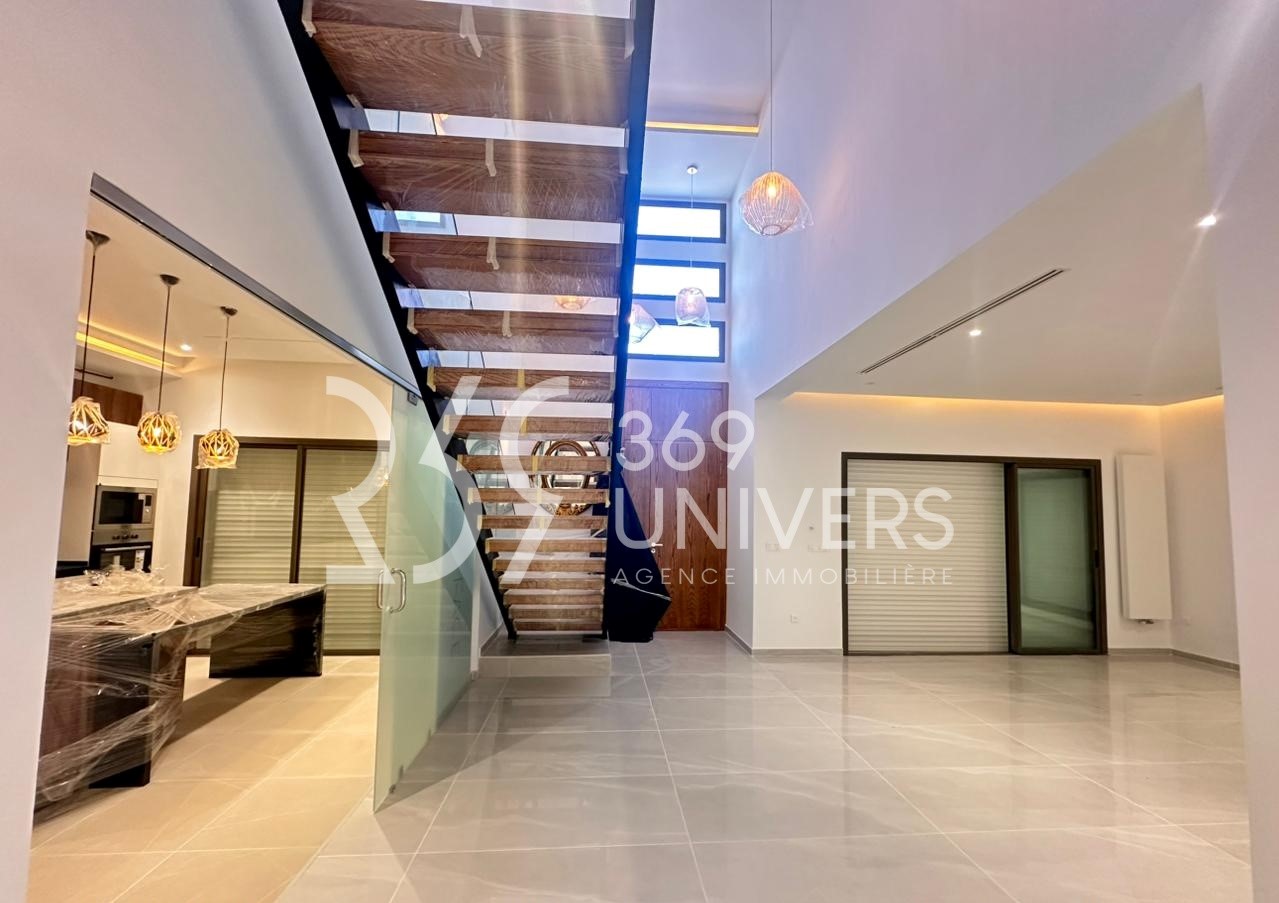 La Marsa Gammart Location Maisons Villa neuve avec piscine  gammarth ref rh138