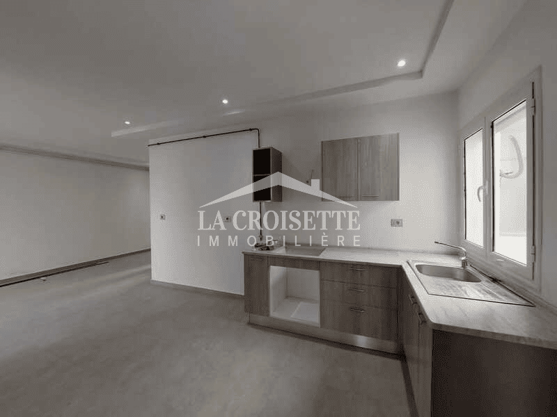 Ain Zaghouan Ain Zaghouan Bureaux & Commerces Bureau Un bureau en h2  ain zaghouen sud mbl0477