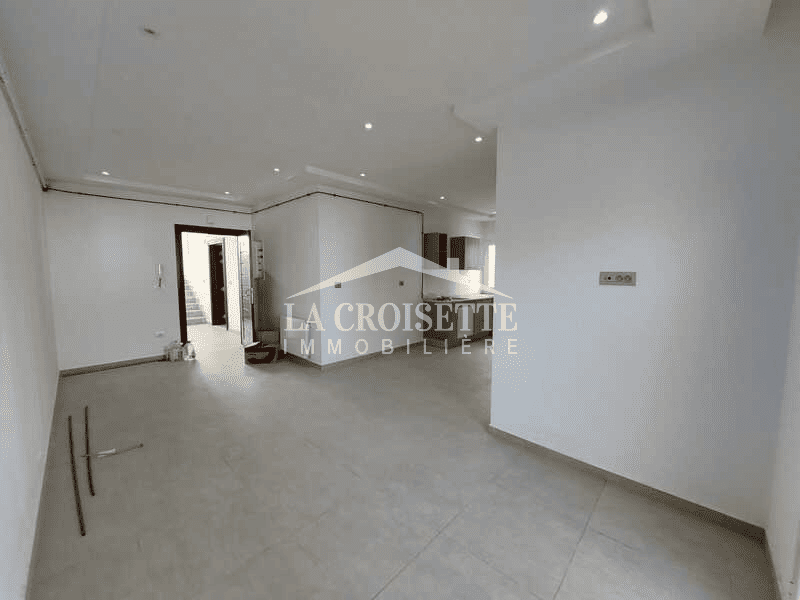 Ain Zaghouan Ain Zaghouan Bureaux & Commerces Bureau Un bureau en h2  ain zaghouen sud mbl0477