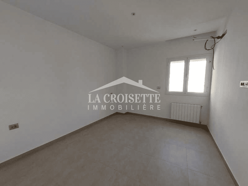 Ain Zaghouan Ain Zaghouan Bureaux & Commerces Bureau Un bureau en h2  ain zaghouen sud mbl0477