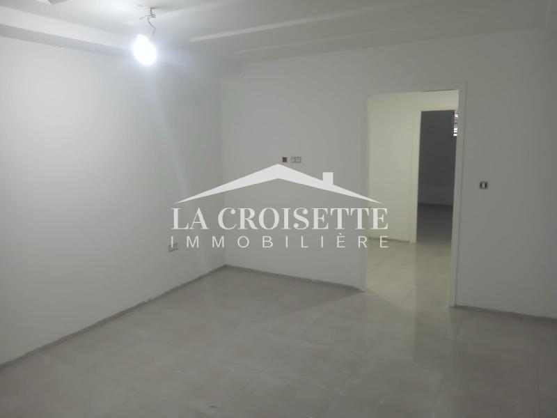 La Marsa Berge Du Lac Bureaux & Commerces Bureau Un bureau en h2  la soukra mbl0485