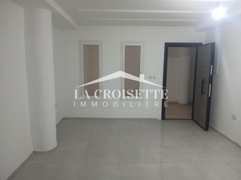 La Marsa Berge Du Lac Bureaux & Commerces Bureau Un bureau en h2  la soukra mbl0485