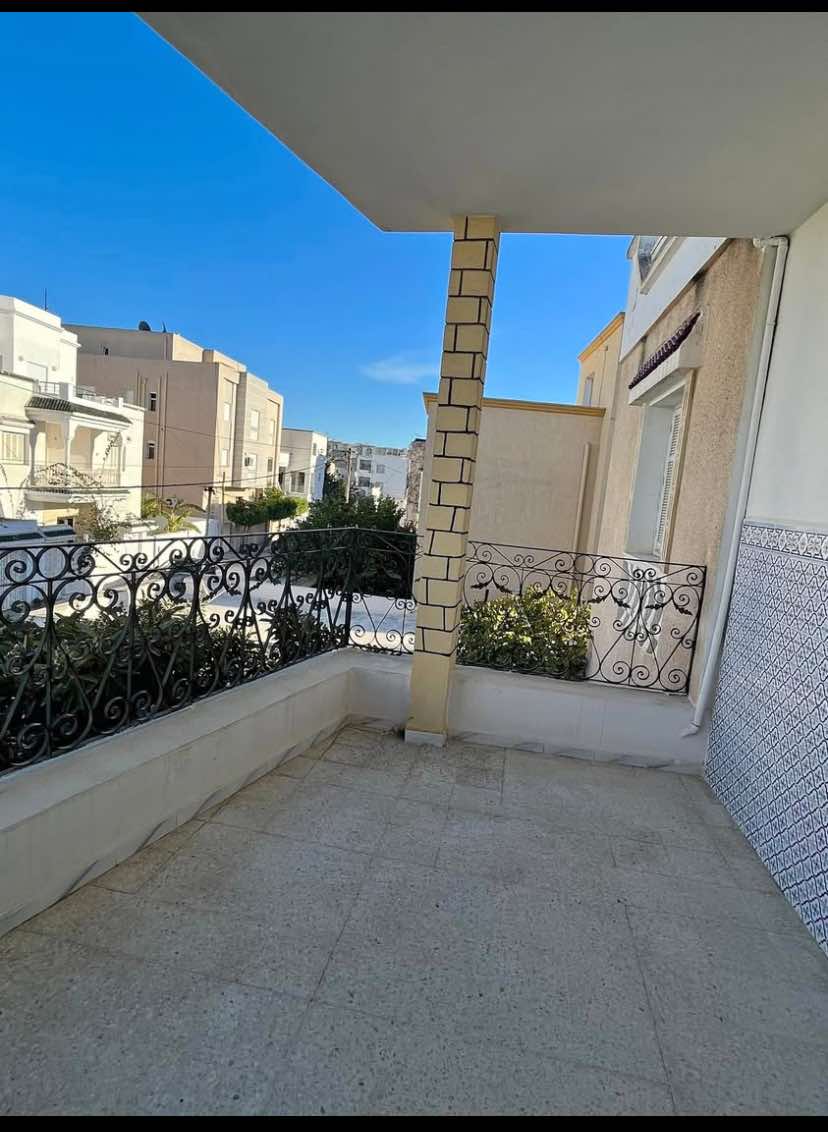 Ain Zaghouan Jardins de Carthage Location Appart. 3 pices Etage de villa spacieux avec entree independant