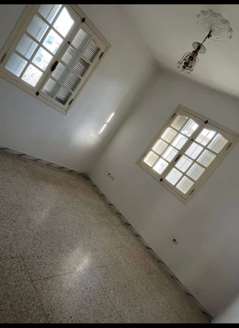Ain Zaghouan Jardins de Carthage Location Appart. 3 pices Etage de villa spacieux avec entree independant