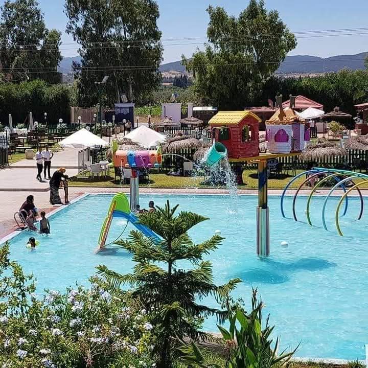 Grombalia Belli Halte Vente Surfaces Parc de loisirs en pleine activit