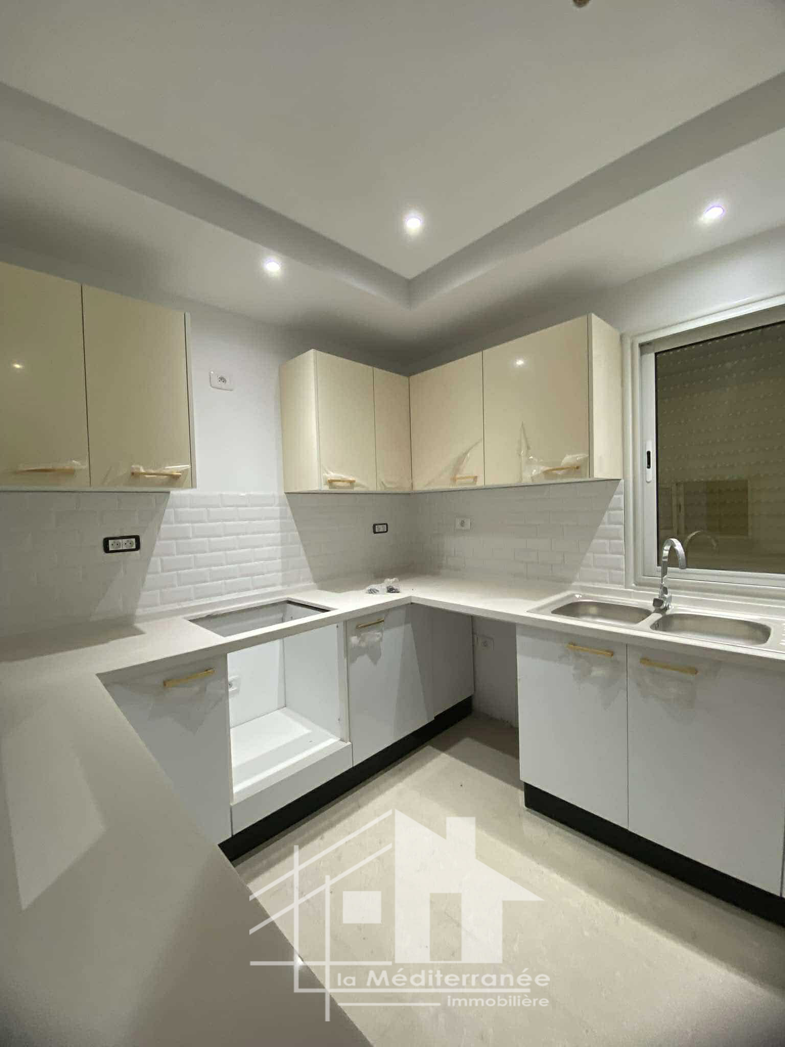 Ben Arous Ben Arous Location Appart. 4 pices Appartement  sidi fathallah