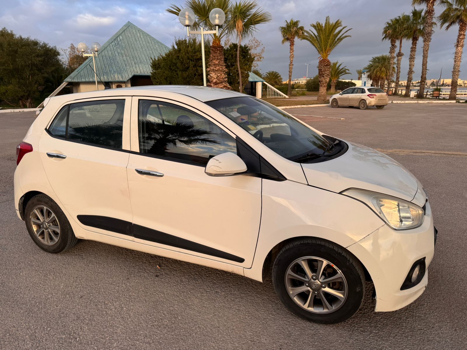 Tebourba Cite Souyah Hyundai Autre Modle Hyundai grand i10 couleur blanc