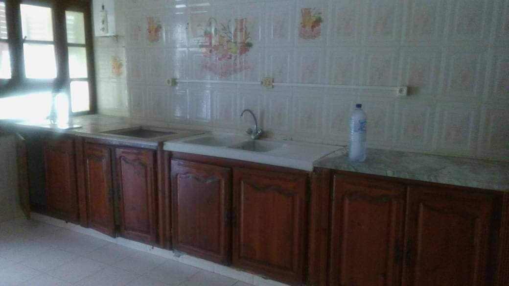 Ariana Ville El Menzah 8 Location Appart. 3 pices Une maison indpendante rez jardin