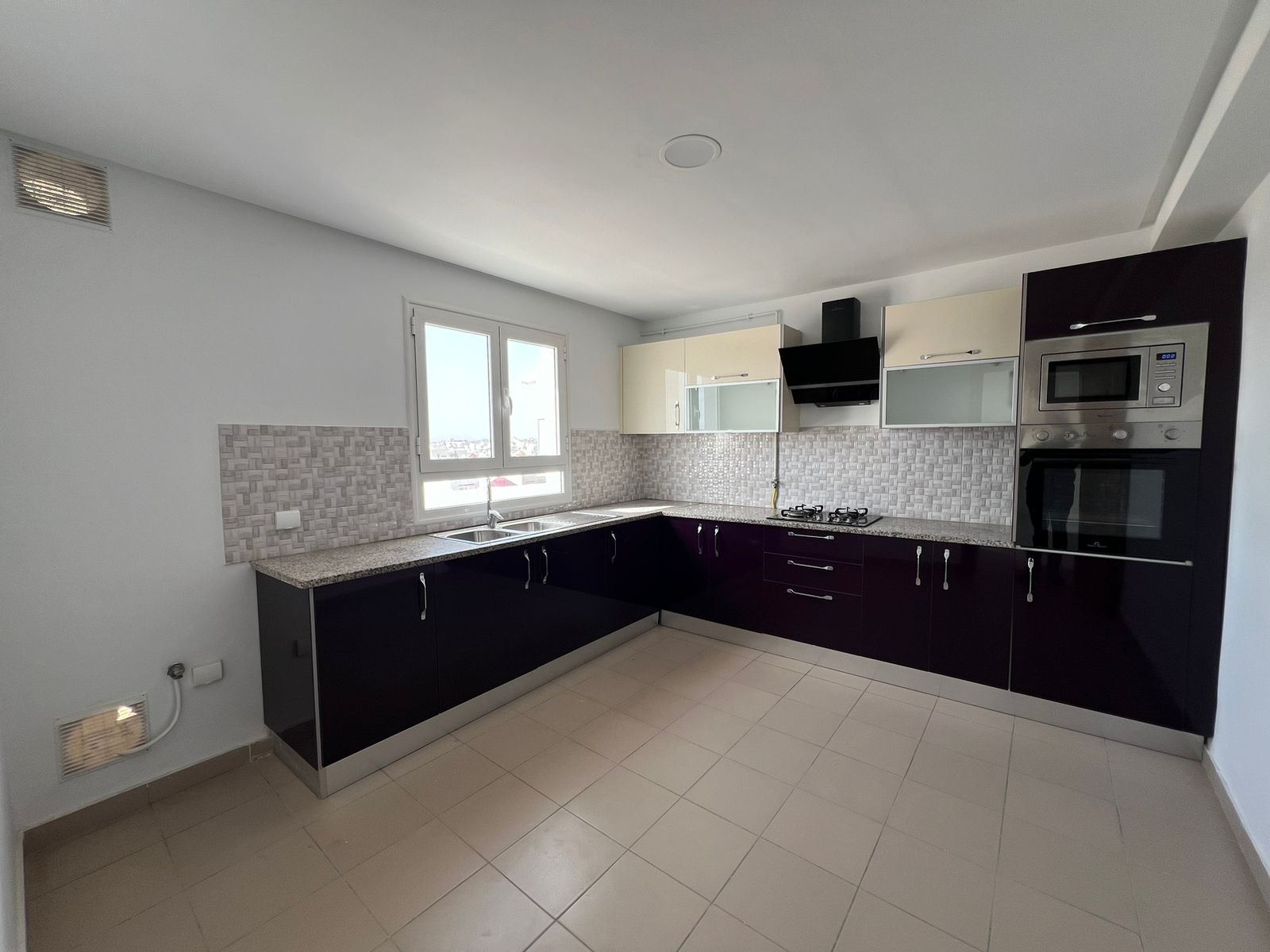 Sousse Jaouhara Sahloul Location Appart. 3 pices Un grand appartement s3