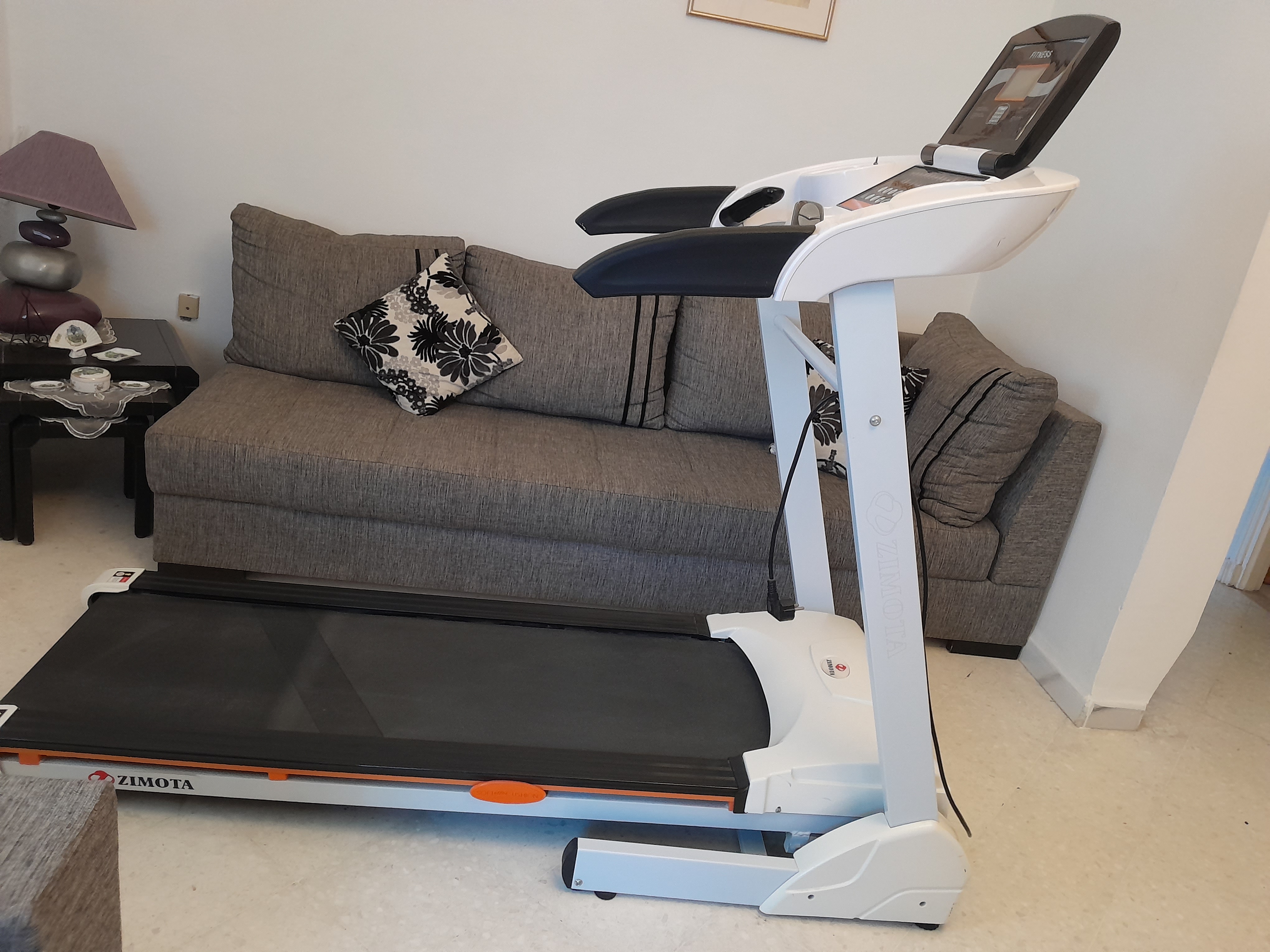 Rades Cite Rades 2 Salon - Salle  manger  Autres Tapis roulant tat neuf