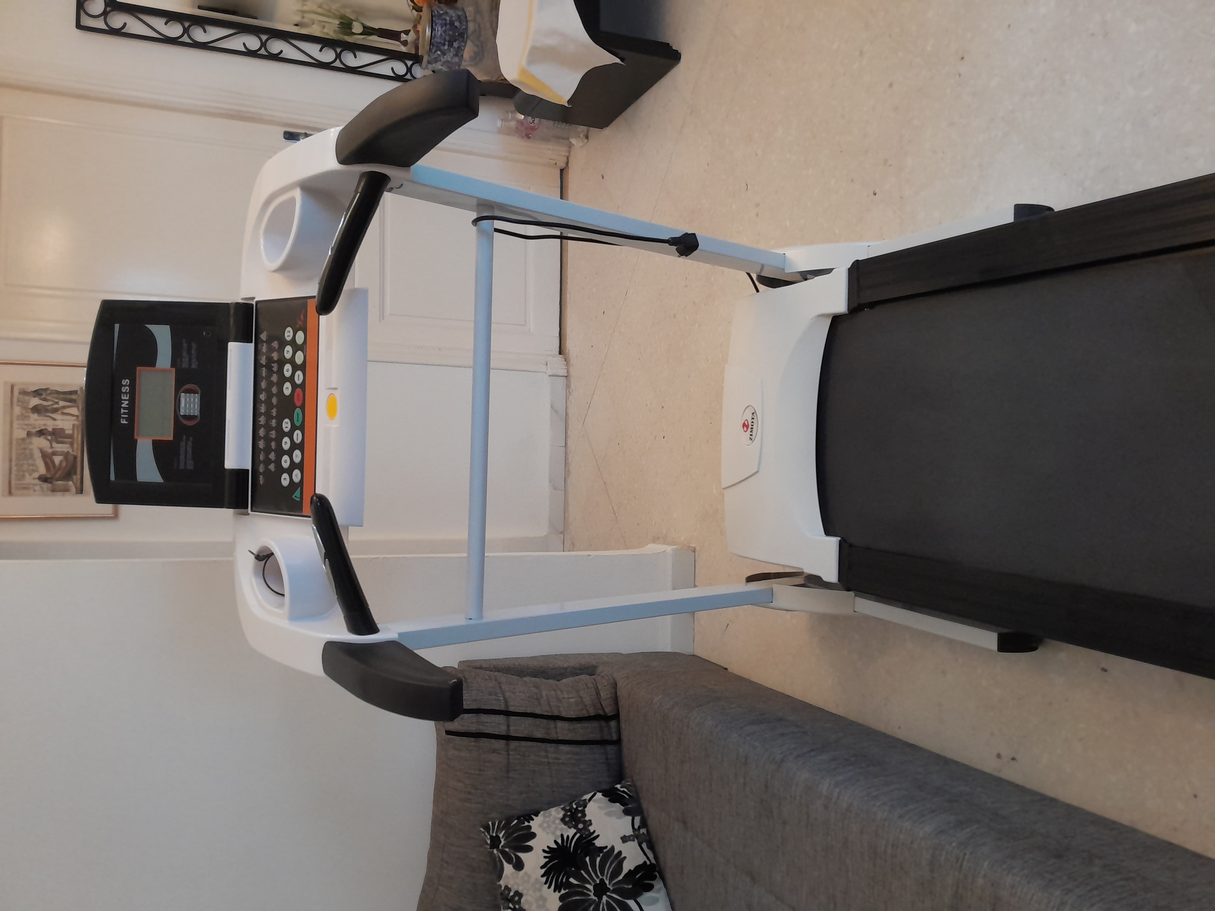 Rades Cite Rades 2 Salon - Salle  manger  Autres Tapis roulant tat neuf