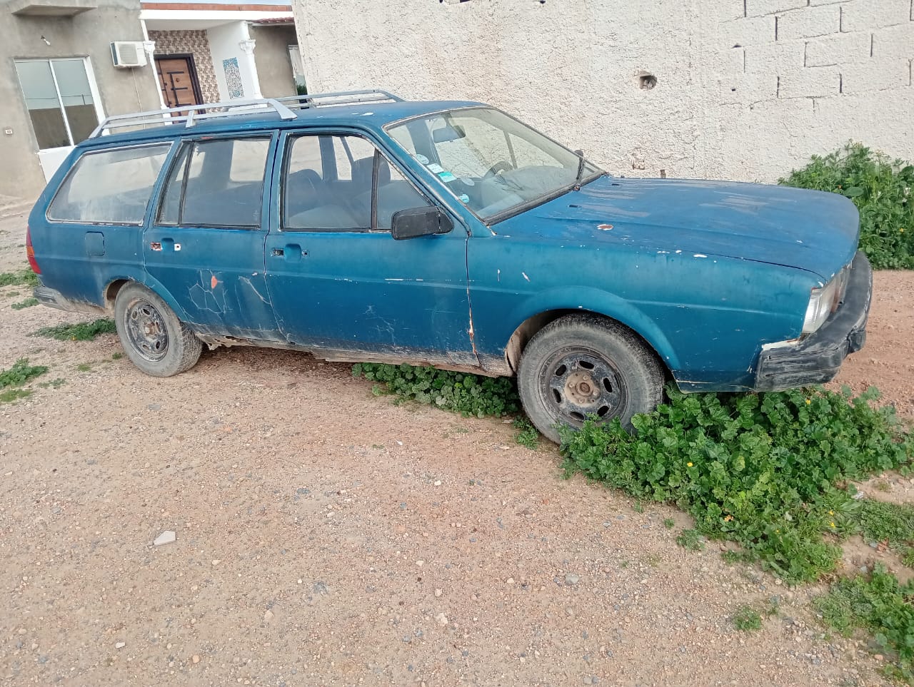Tebourba Tebourba Volkswagen Passat Passat bleu