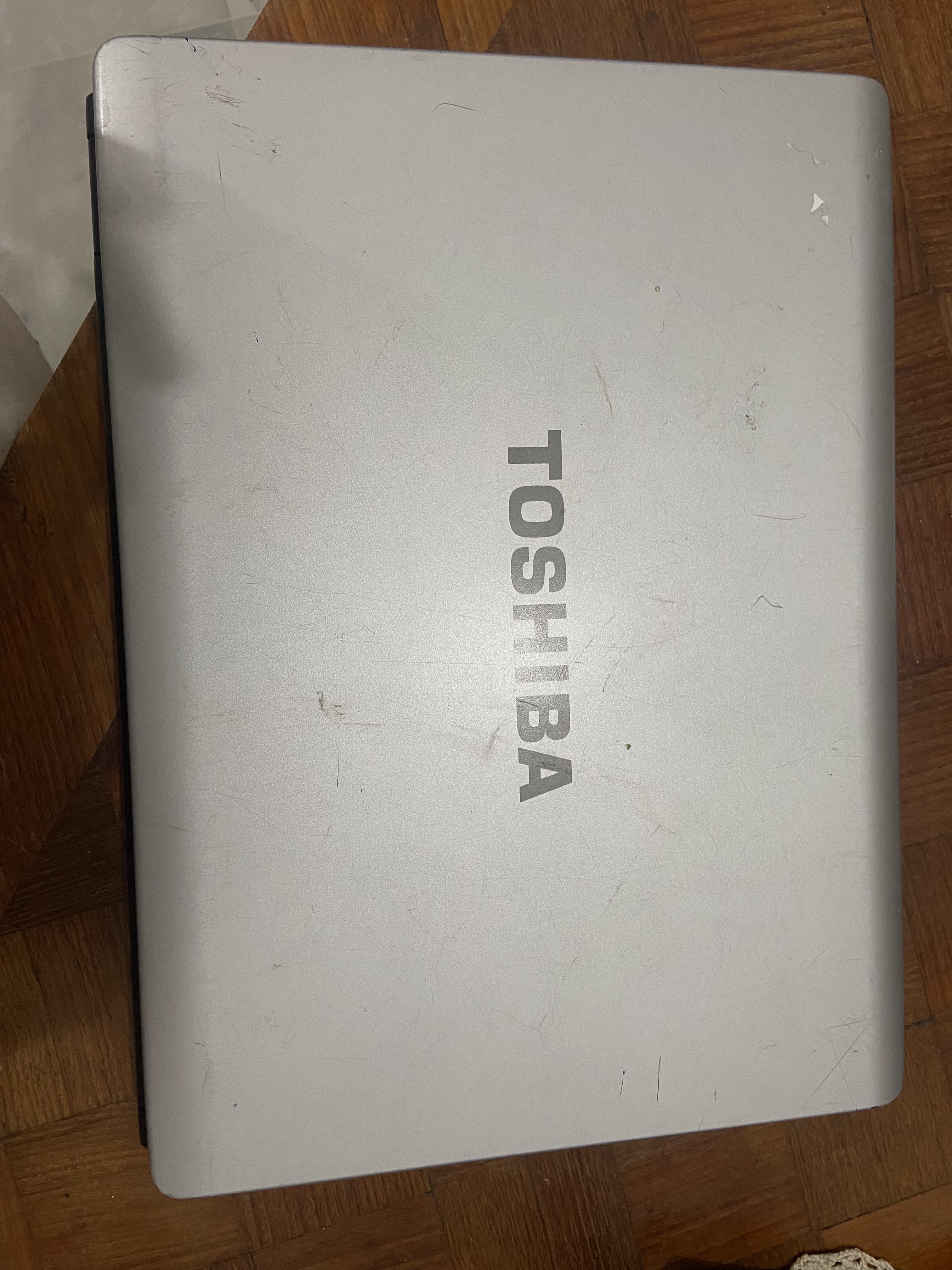 Ariana Ville Cite Ennasr 2 Toshiba Autre Ordinateur portable toshiba