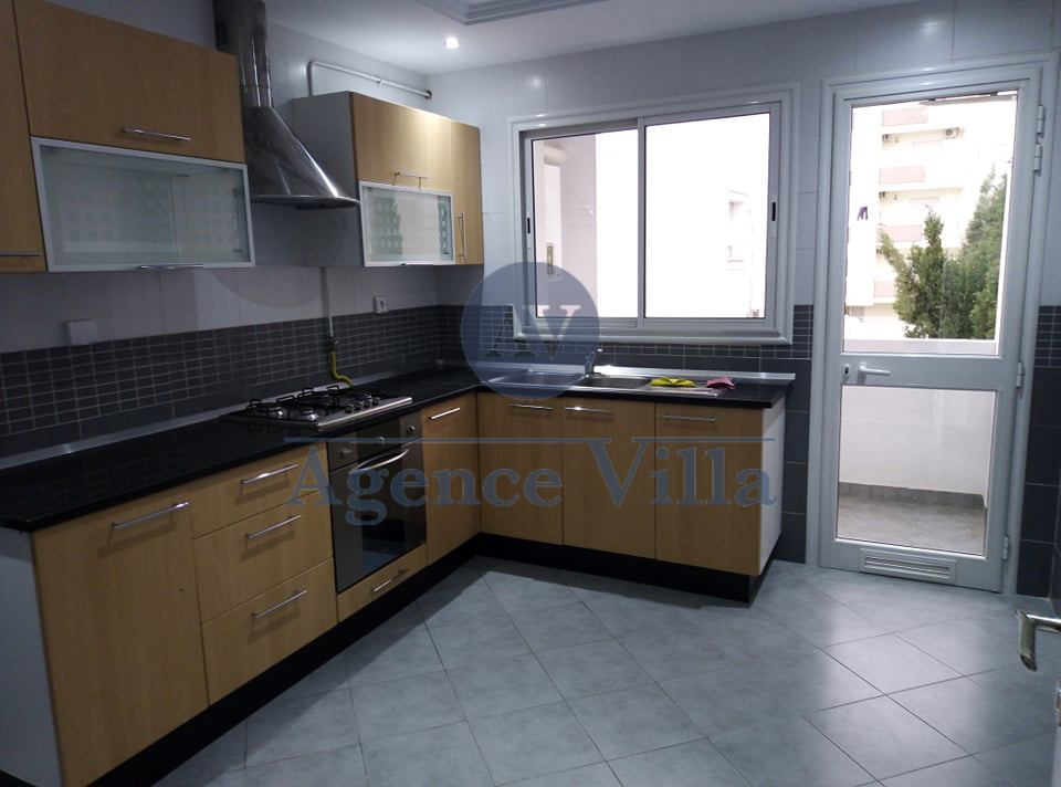 Ain Zaghouan Jardins de Carthage Location Appart. 3 pices Un appartement s2 aux jardins de carthage