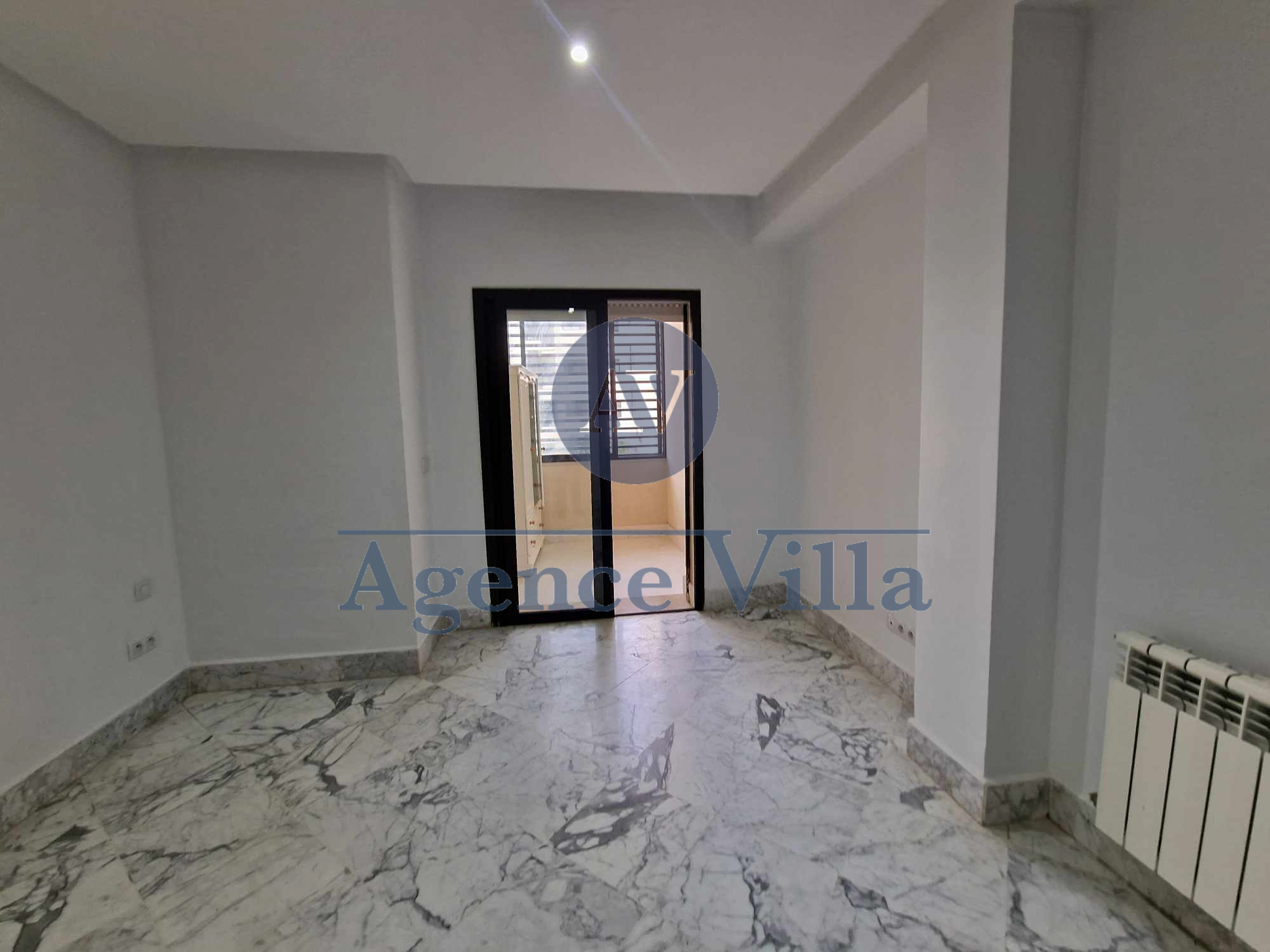 Ain Zaghouan Ain Zaghouan Location Appart. 4 pices Un duplex s3 avec jardin  ain zaghouan nord