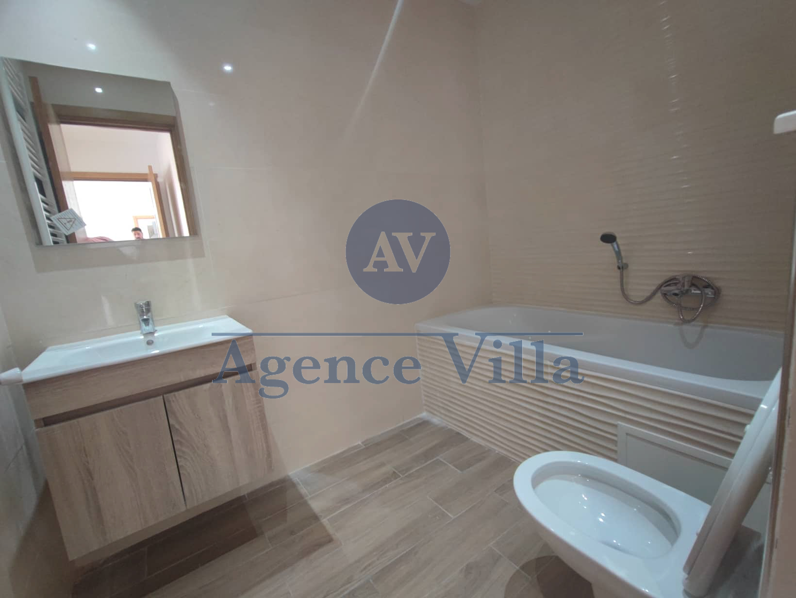 La Soukra La Soukra Location Appart. 3 pices Un appartement s2  soukra