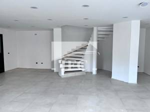 La Marsa&nbsp;Berge Du Lac&nbsp;Location&nbsp;Appart. 1 pi�ce&nbsp;Local commercial sur deux niveaux