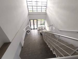 La Marsa Berge Du Lac Location Appart. 1 pice Un local 330m2 au lac 2
