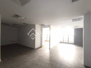 La Marsa Berge Du Lac Location Appart. 1 pice Un local 330m2 au lac 2
