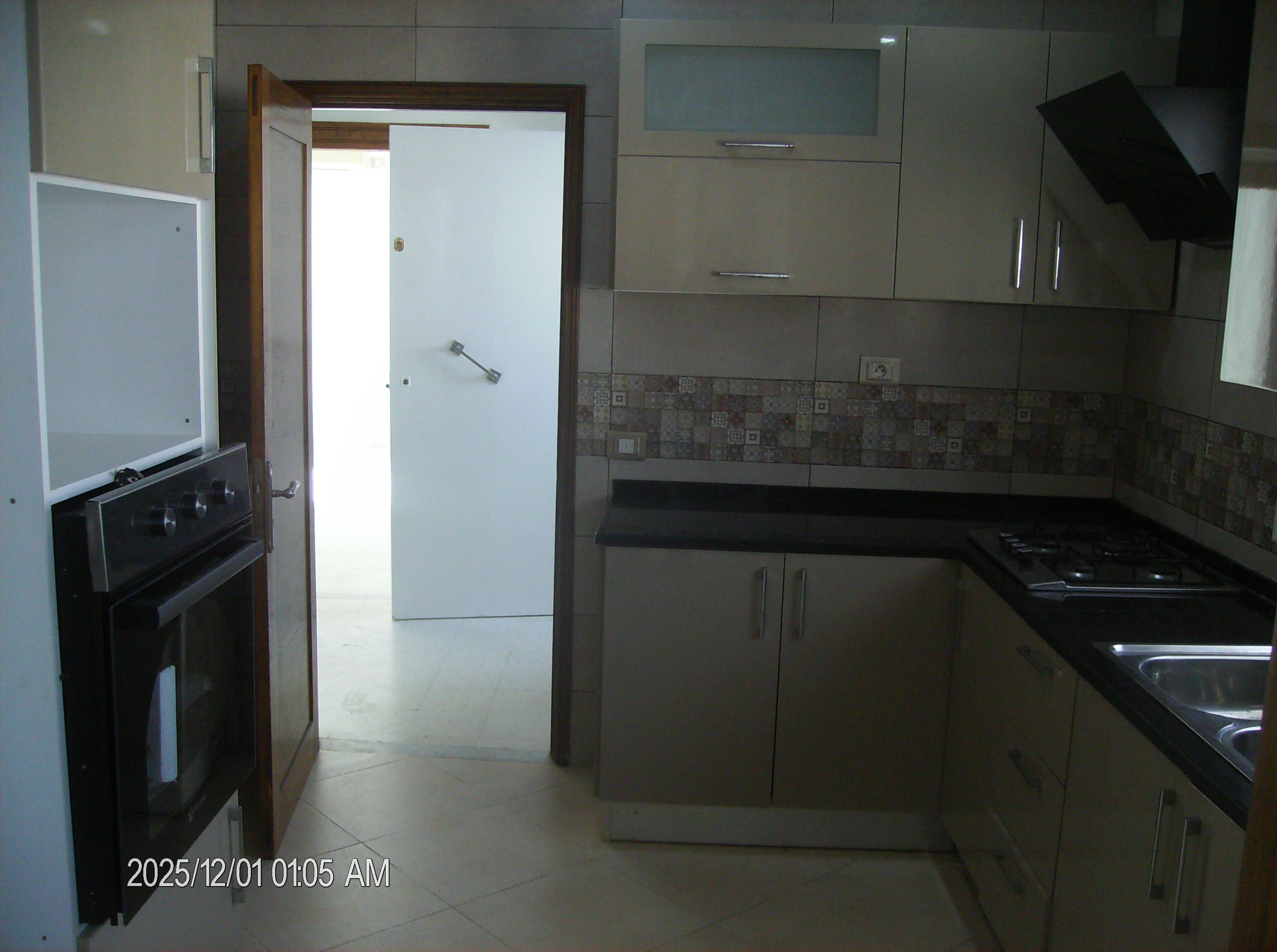 El Menzah El Menzah 9 Vente Appart. 5 pices+ Appartement semi collectif