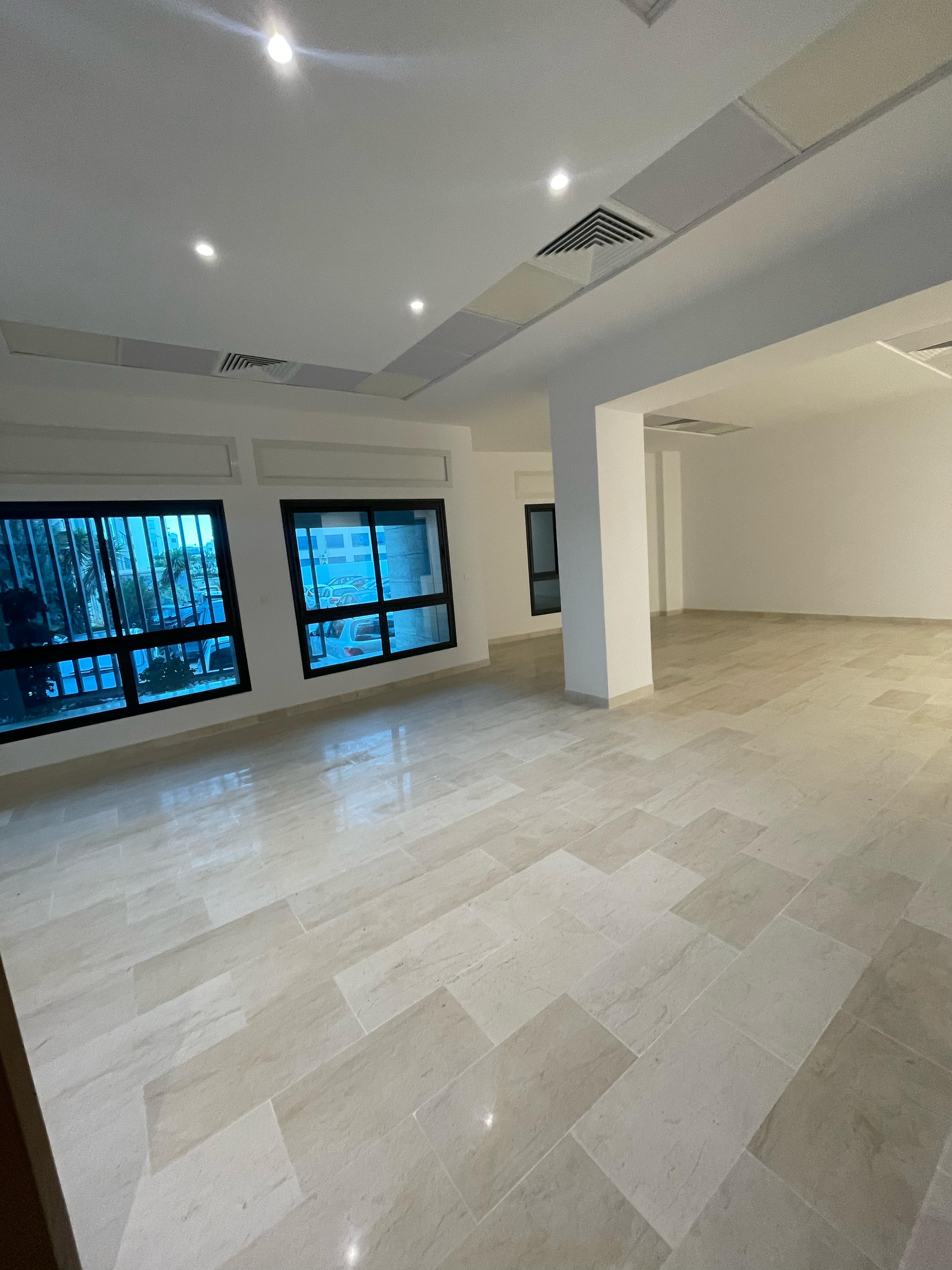Bab Bhar Montplaisir Bureaux & Commerces Bureau Bureau en open space  montplaisir