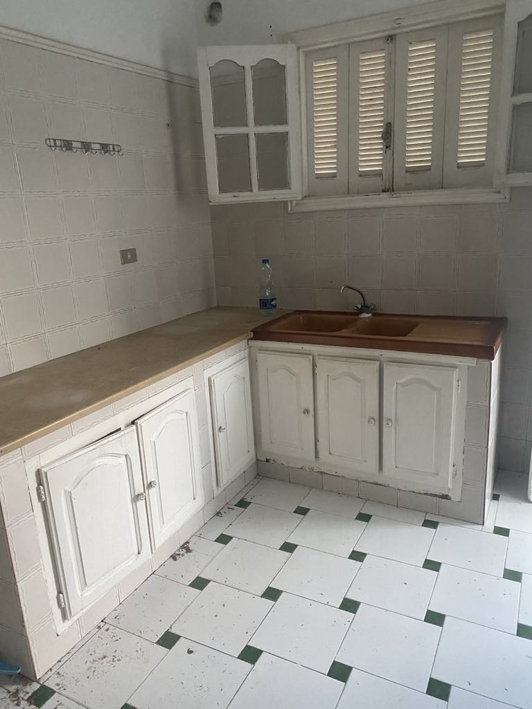 Ariana Ville Cite Ennouzha Location Appart. 3 pices Etage de villa s2 ariana pour 2 ou 3 personnes