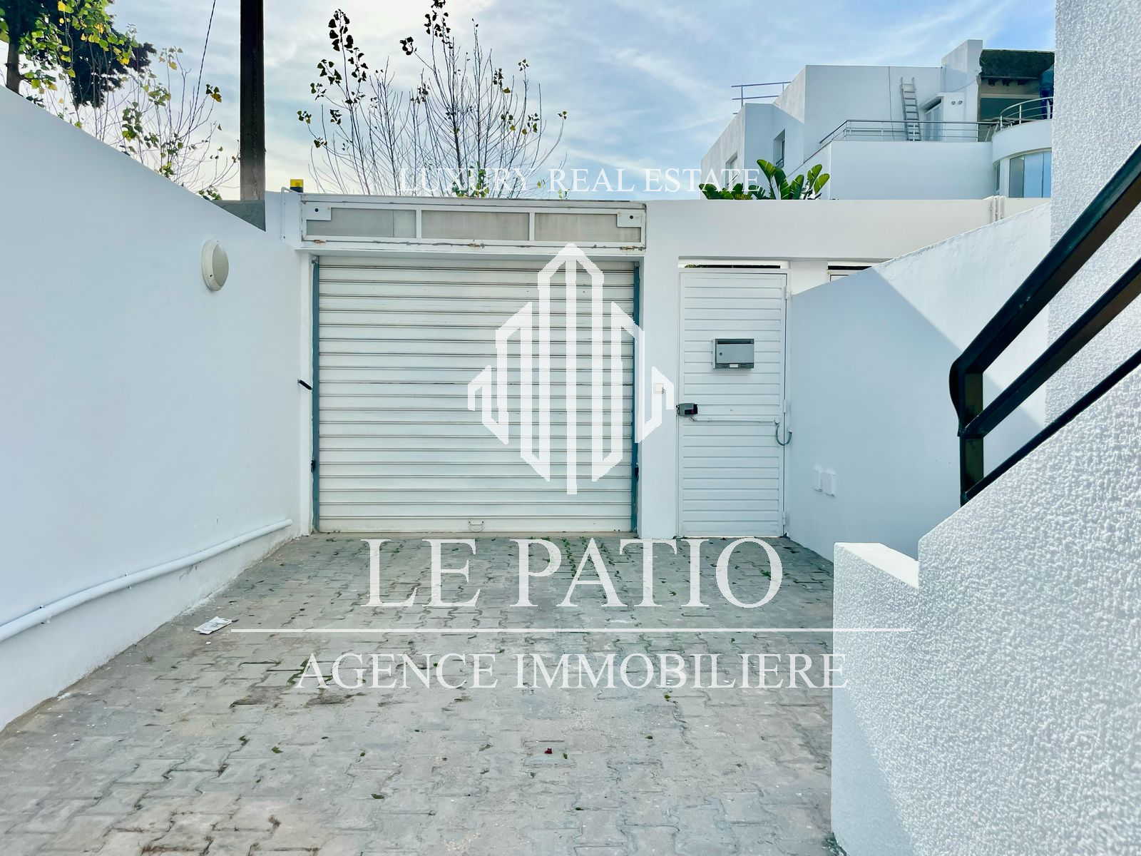 La Marsa Marsa Safsaf Location Appart. 4 pices Etage de villa s3  la marsa ville