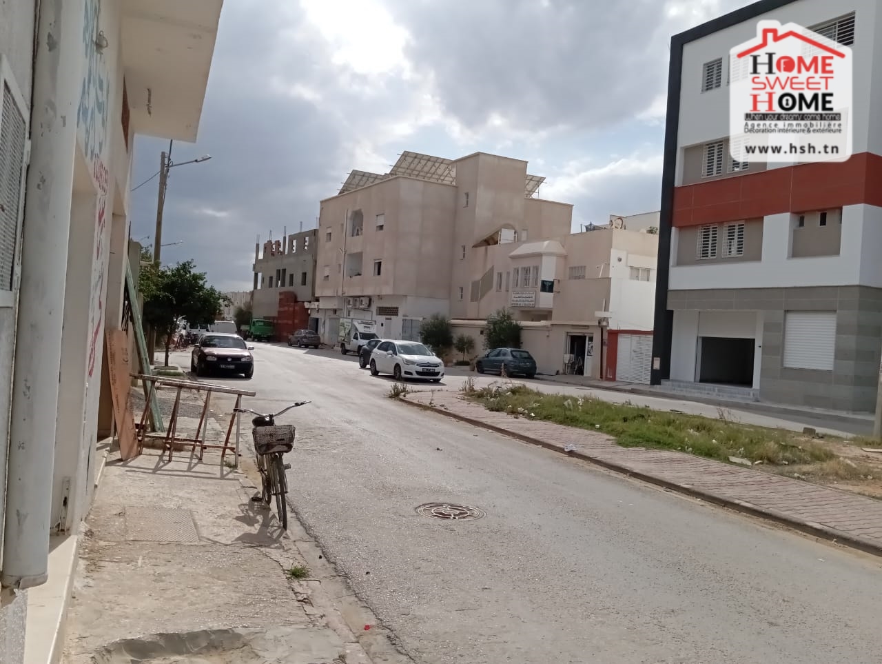Fouchana Zone Industrielle El Meghira Bureaux & Commerces Atelier,Garage Local plaza  la z i mghira
