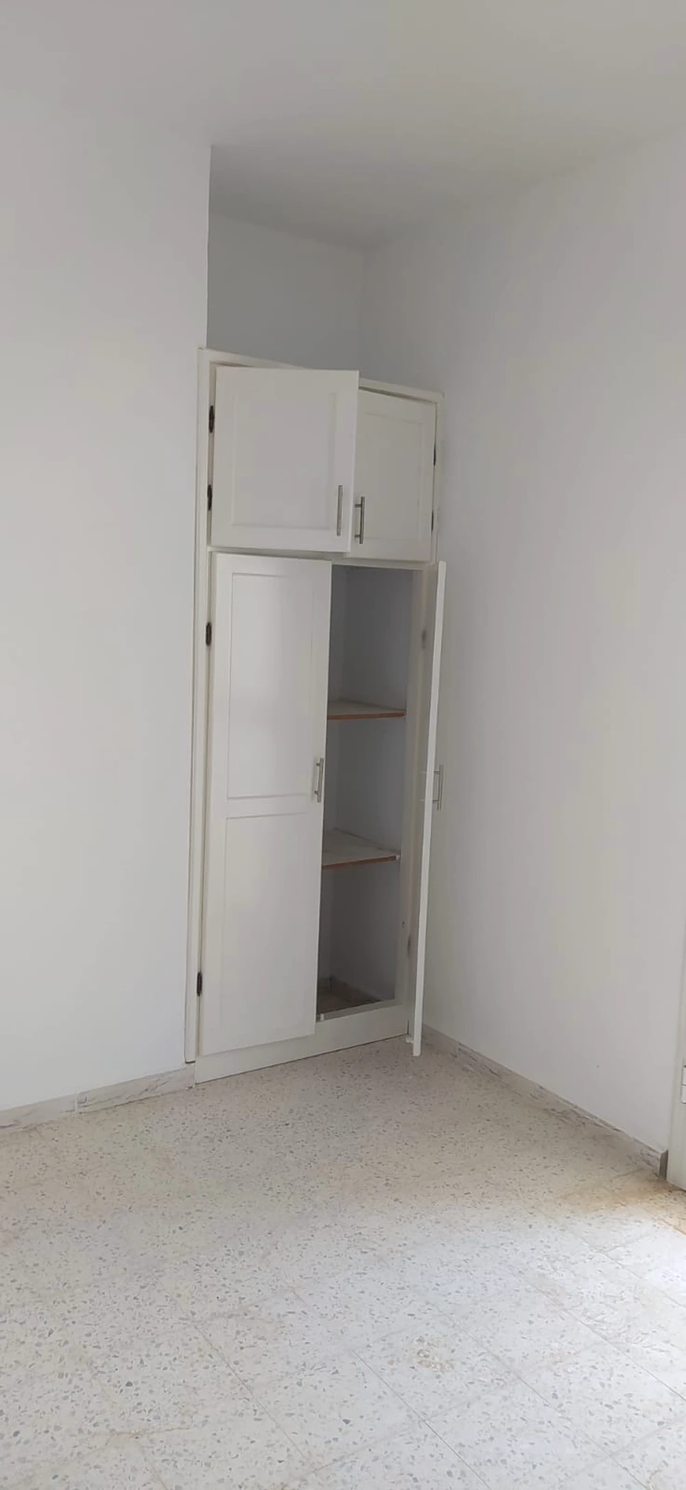 Gabes Sud Sidi Boulbaba Location Appart. 4 pices Maison salon  3 chambres