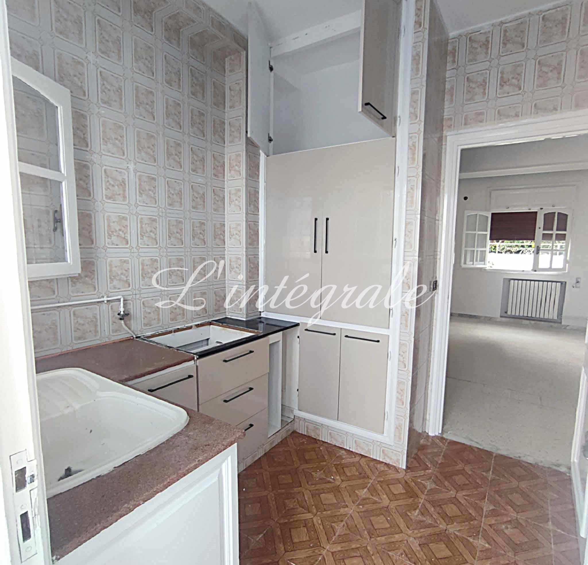 Ariana Ville Cite Ennasr 2 Location Appart. 3 pices S2 au rez de chausse d'une villa