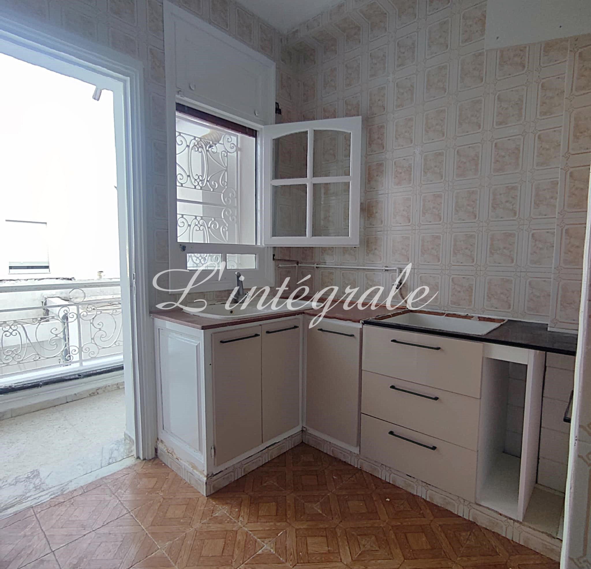 Ariana Ville Cite Ennasr 2 Location Appart. 3 pices S2 au rez de chausse d'une villa