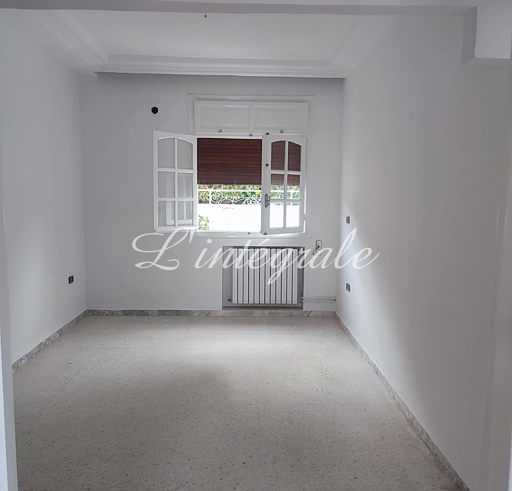 Ariana Ville Cite Ennasr 2 Location Appart. 3 pices S2 au rez de chausse d'une villa