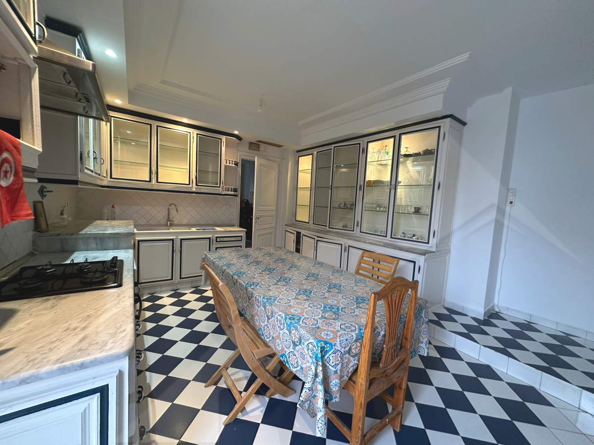 La Marsa Marsa Safsaf Vente Maisons Av villa avec appartement  la marsa
