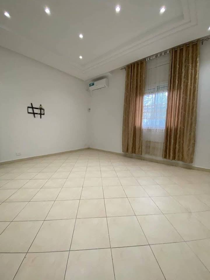 Bab Bhar Hedi Chaker Location Appart. 2 pices S1 vide a  lafyette