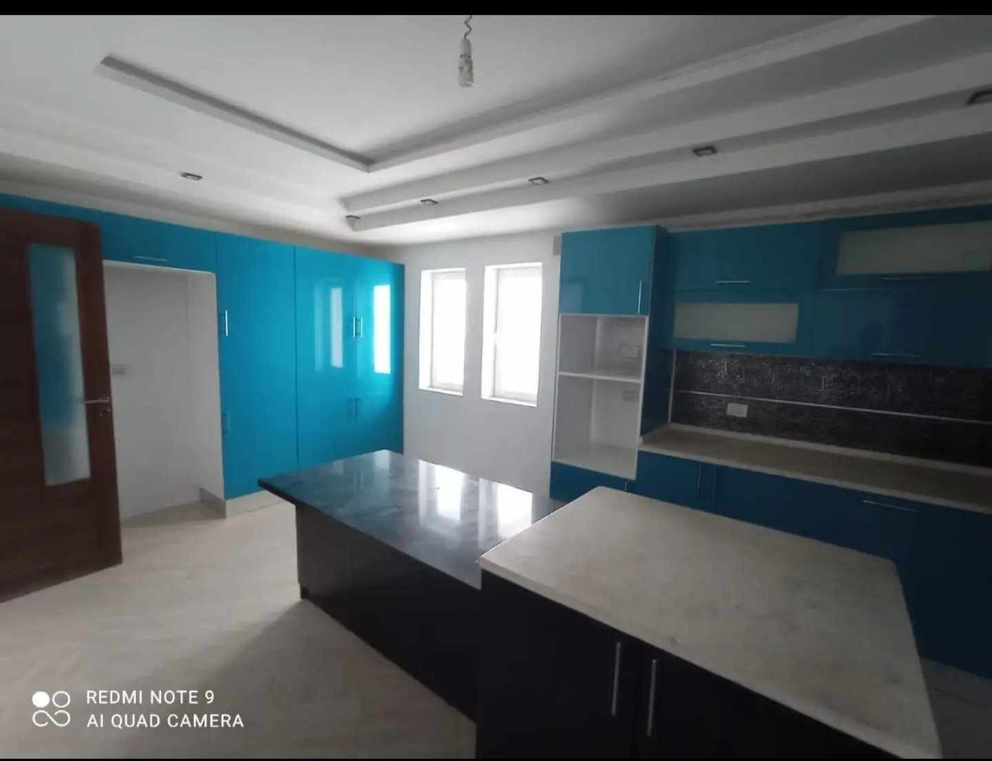 La Marsa El Aouina Bureaux & Commerces Bureau Etage de villa spacieux l aouina