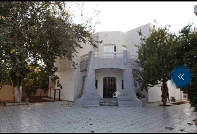 La Soukra La Soukra Location Maisons Villa style amricain avec grand jardin