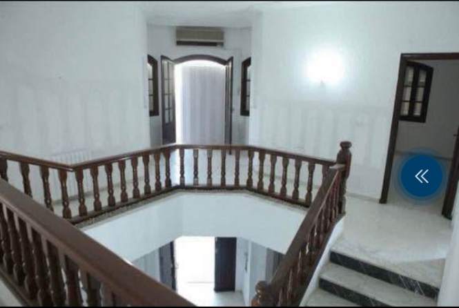 La Soukra La Soukra Location Maisons Villa style amricain avec grand jardin