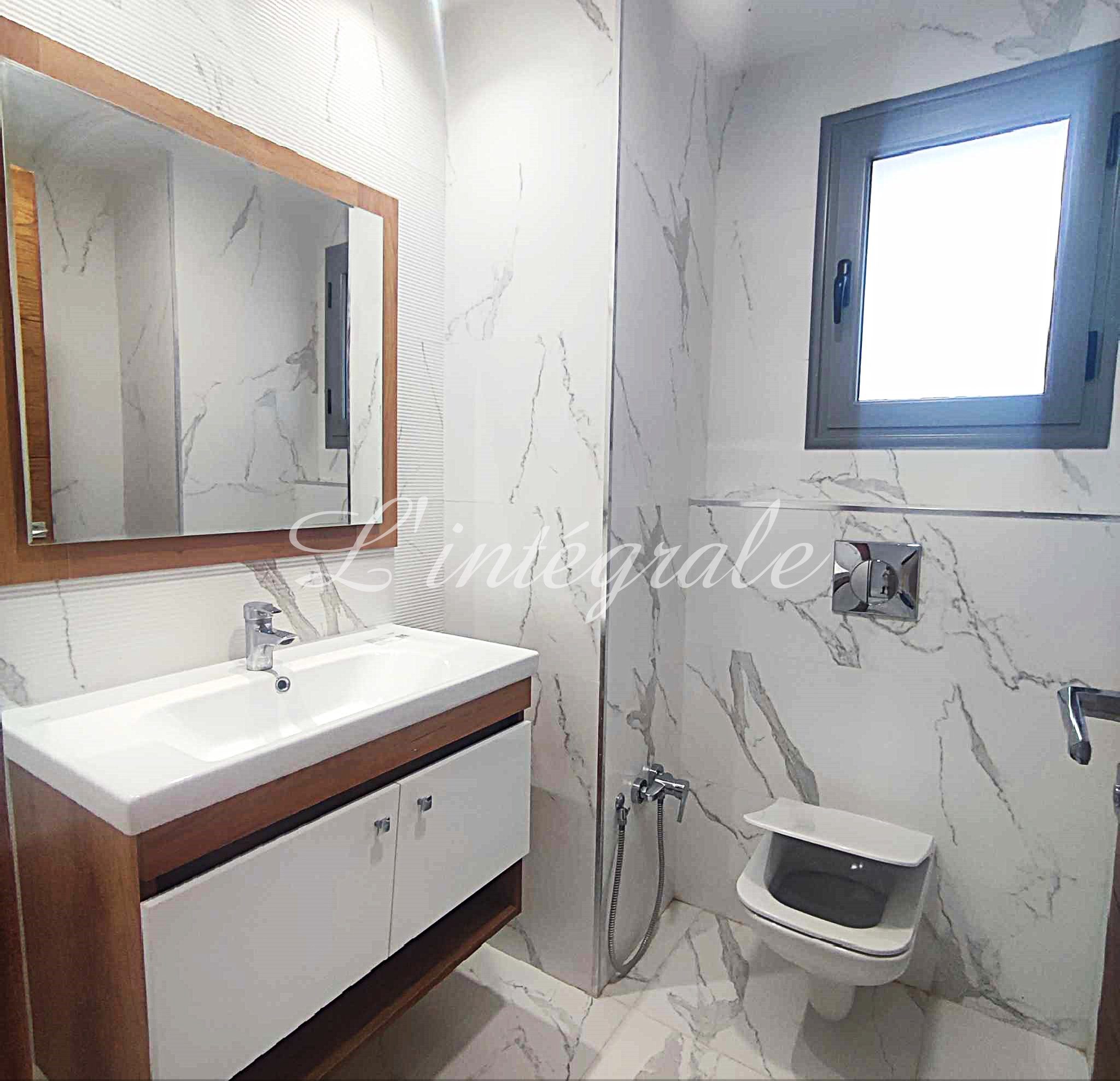Ariana Ville Cite Ennasr 2 Location Appart. 3 pices S2 avec suite parentale et terrasse