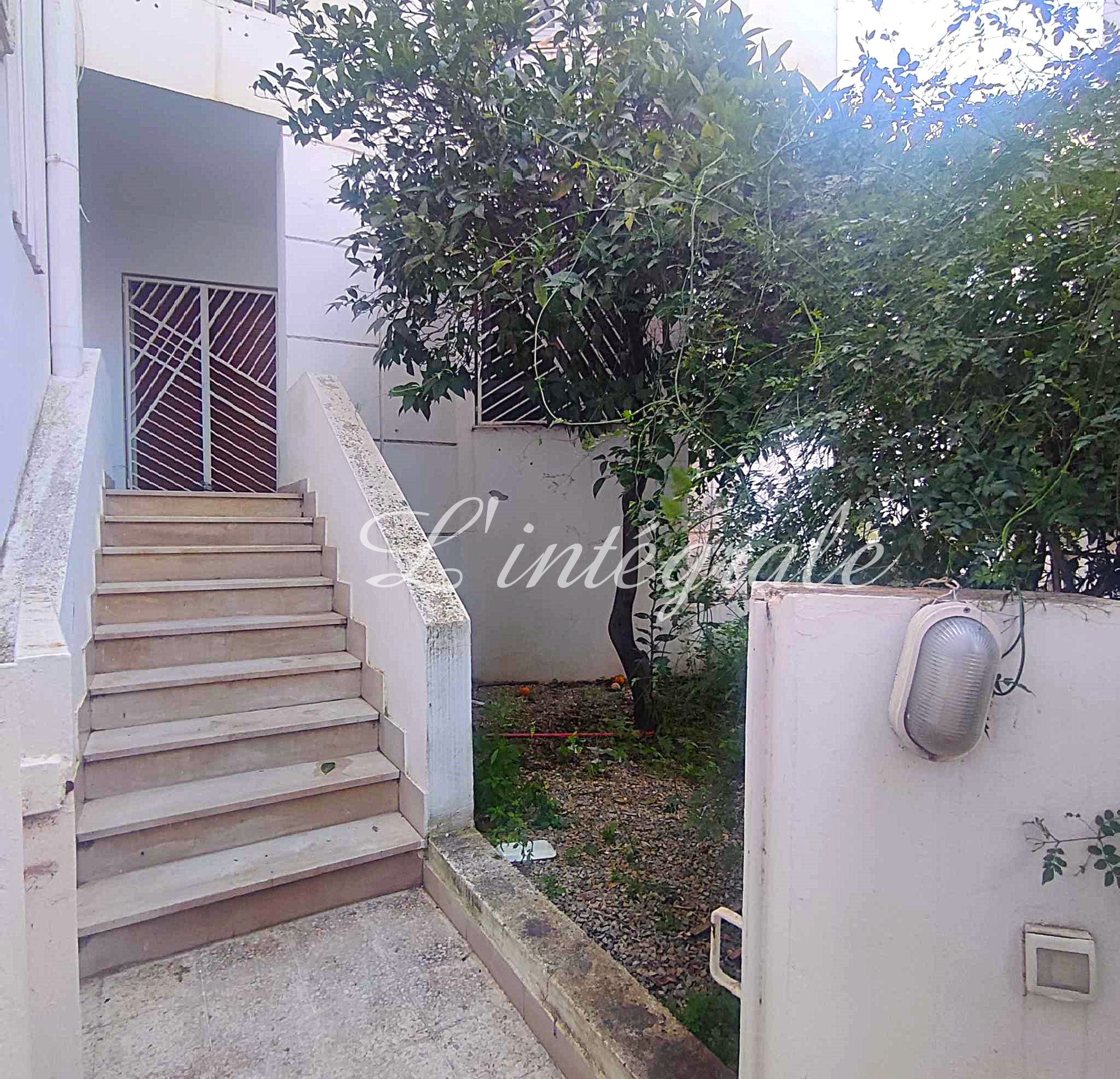 Ariana Ville Cite Ennasr 2 Location Appart. 2 pices Grand s1 avec petit jardin