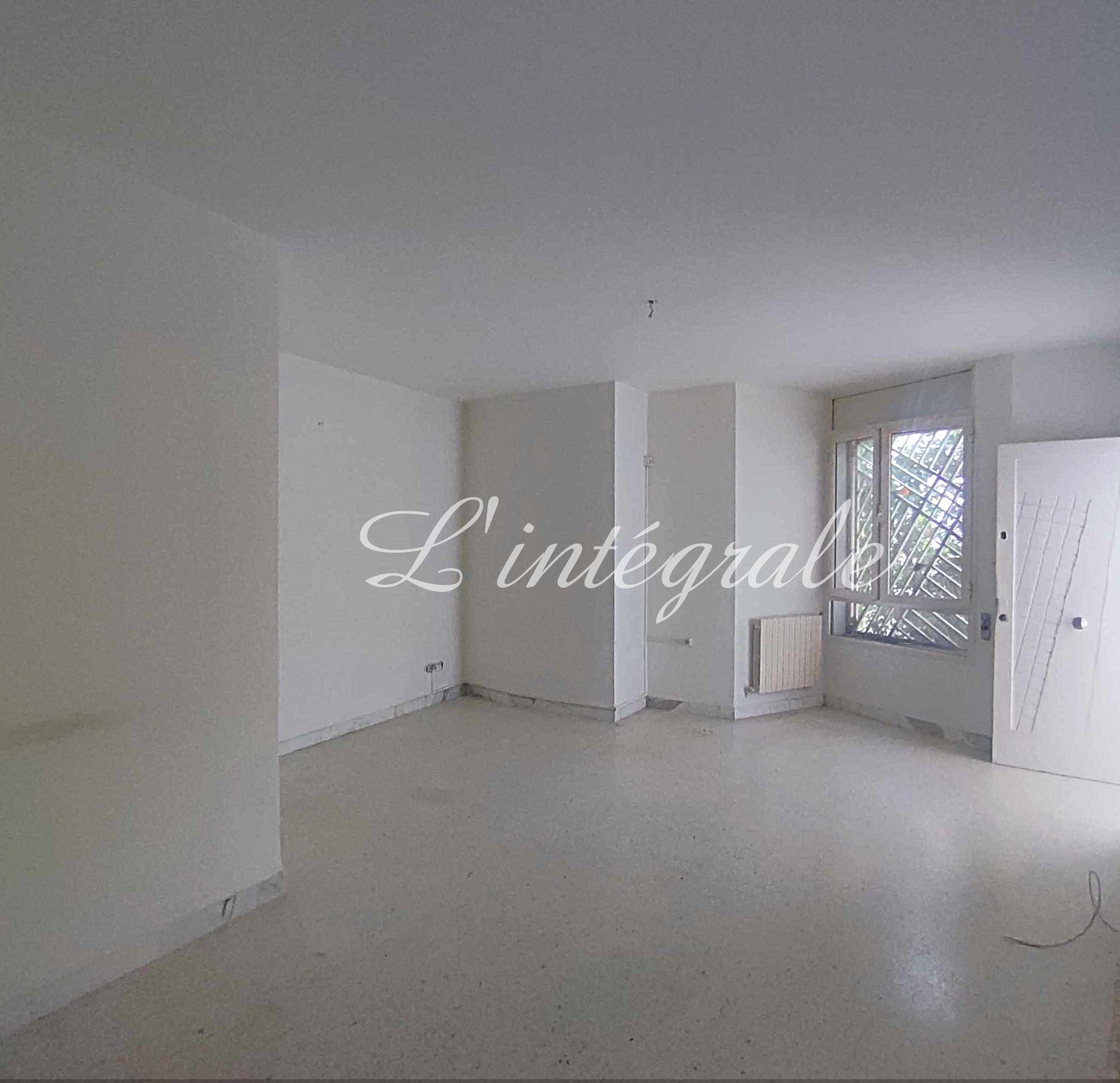 Ariana Ville Cite Ennasr 2 Location Appart. 2 pices Grand s1 avec petit jardin