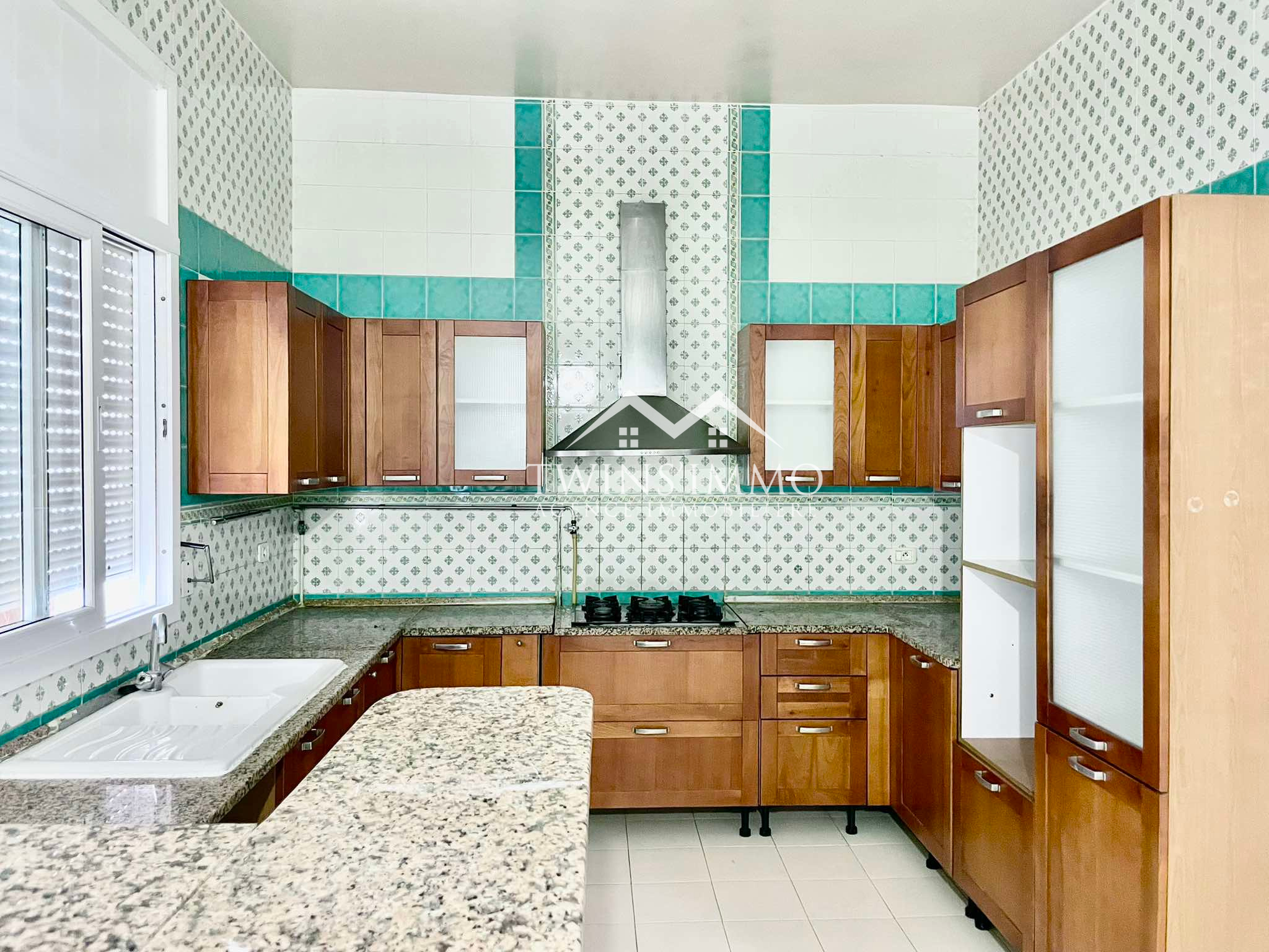 La Marsa Sidi Daoud Location Maisons Villa  usage de bureau ou habitation  sidi daoud
