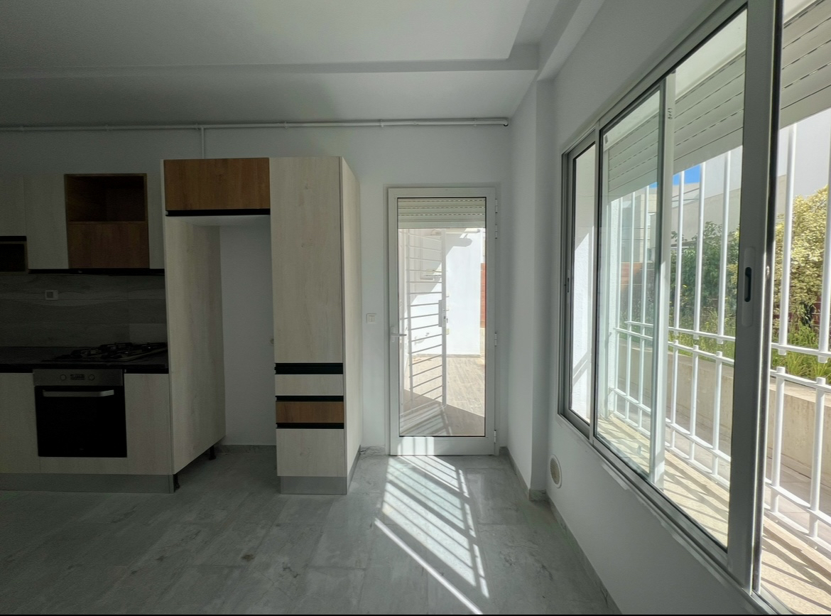 La Soukra La Soukra Vente Appart. 3 pices Appartement s2 avec jardin  la soukra