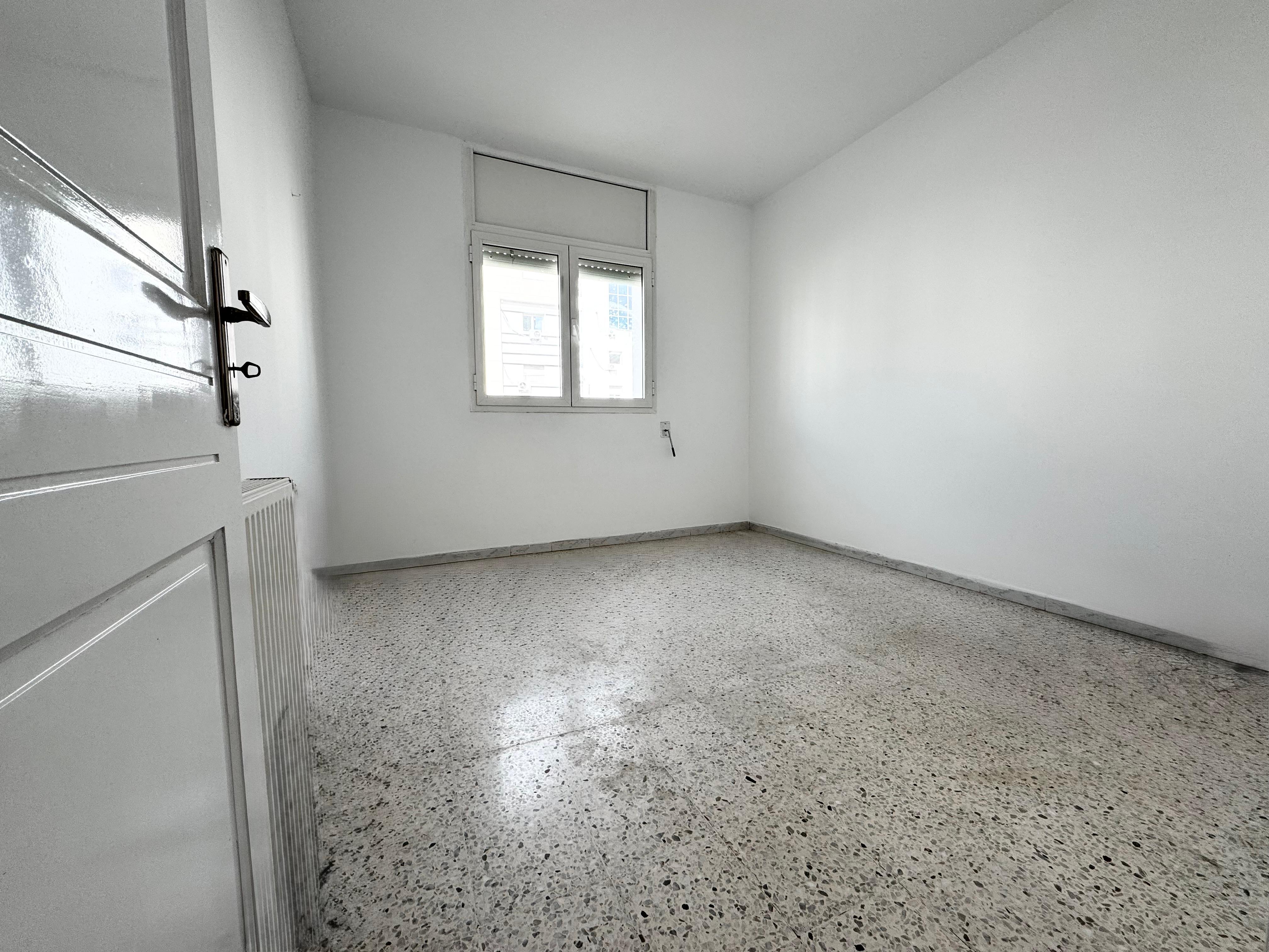 La Marsa El Aouina Vente Appart. 3 pices Appartement rnov  l'aouina