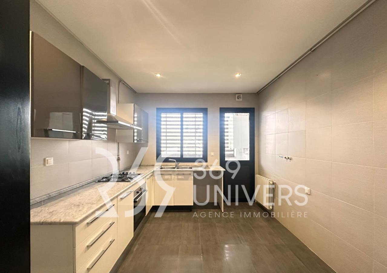 La Marsa Cite Du Stade Location Appart. 3 pices Appartement avec terrasse  la marsa ref ra126