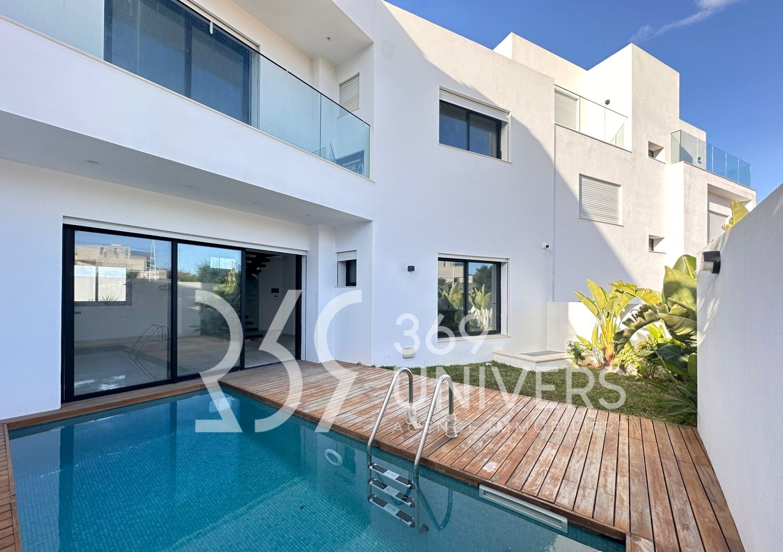 La Marsa Gammart Location Maisons Triplex avec piscine  gammarth ref rh144