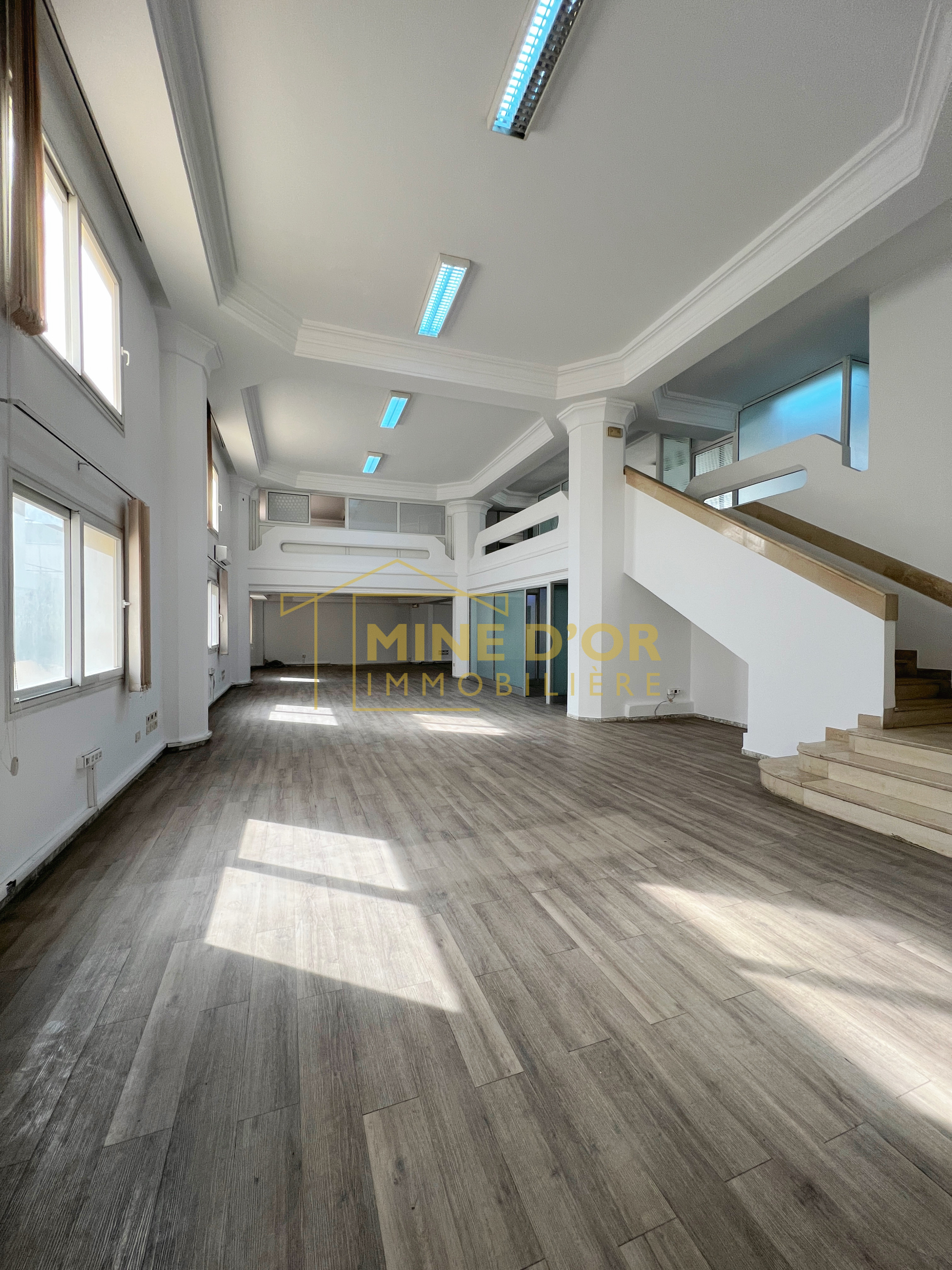 La Marsa Berge Du Lac Bureaux & Commerces Bureau Bureau avec mezzanine indpendant au lac 1
