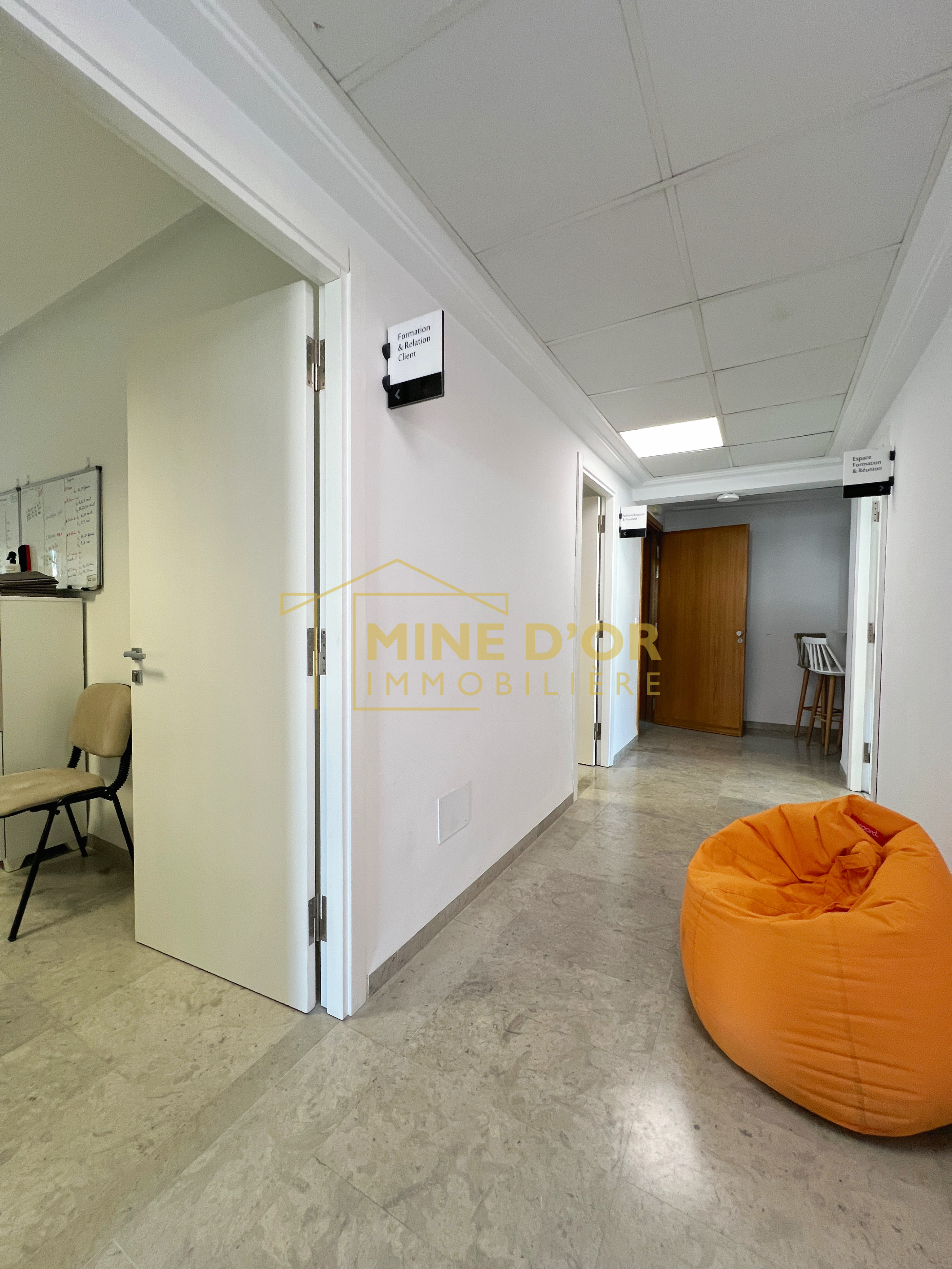 La Soukra Charguia 2 Bureaux & Commerces Bureau Bureau 180 m2 neuf  charguia 2