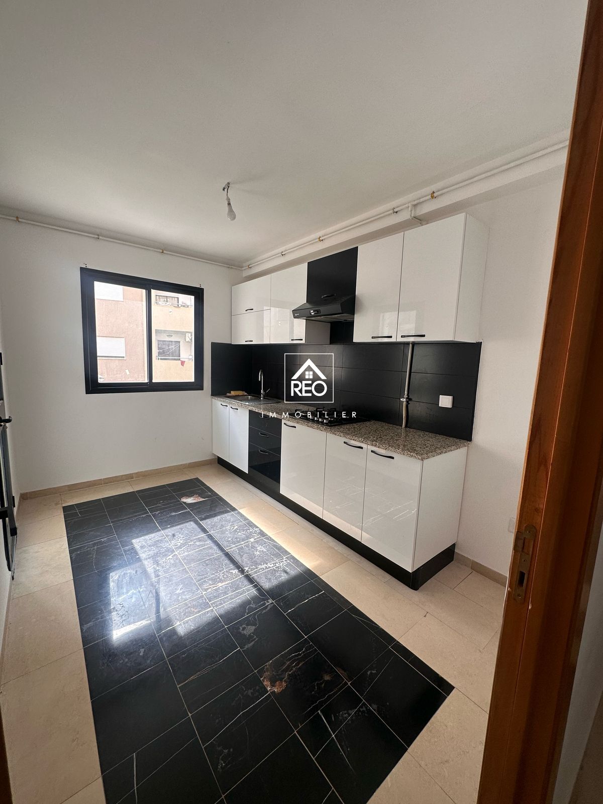 La Soukra La Soukra Location Appart. 1 pice Un appartement s1