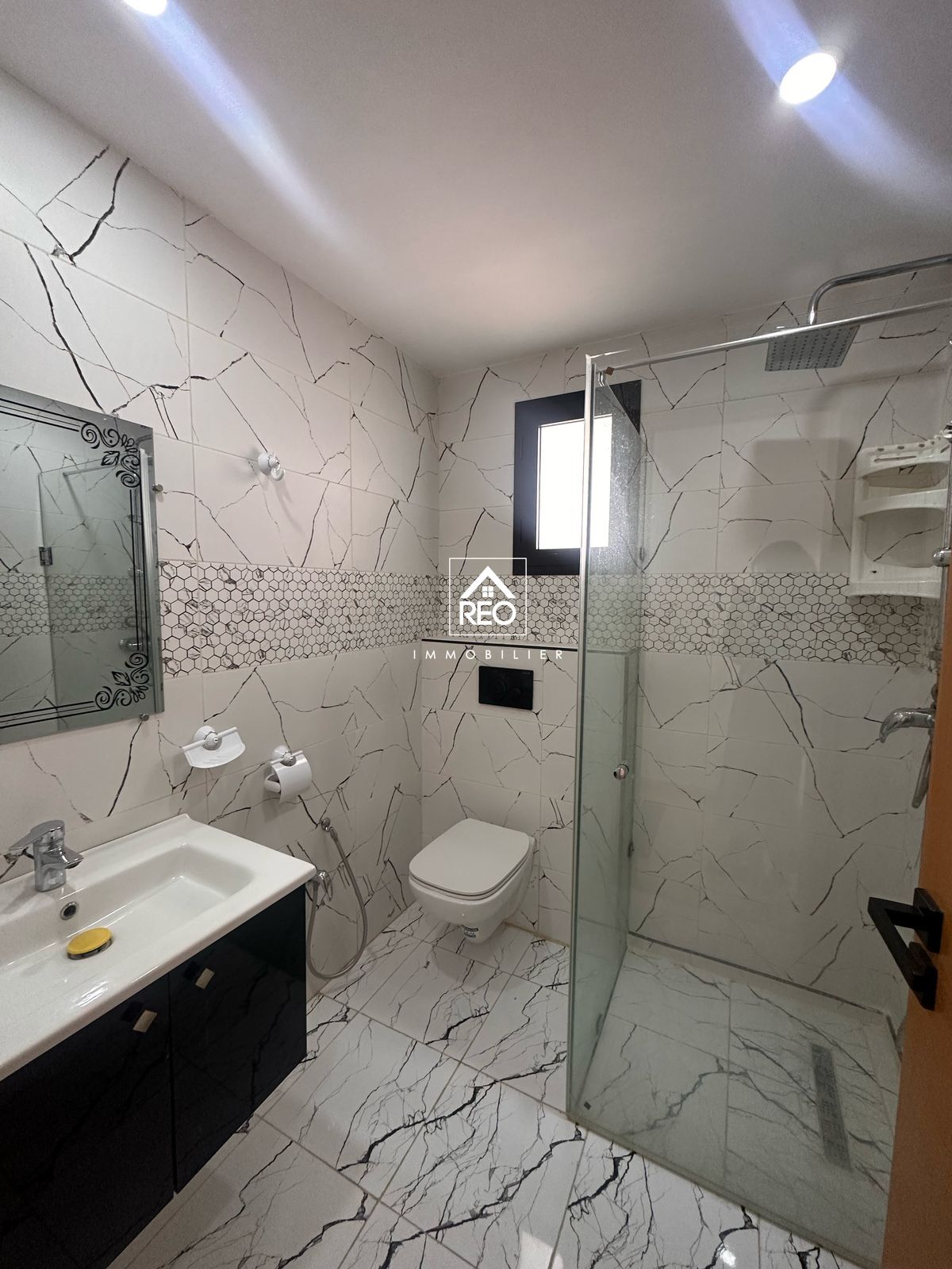 La Soukra La Soukra Location Appart. 1 pice Un appartement s1